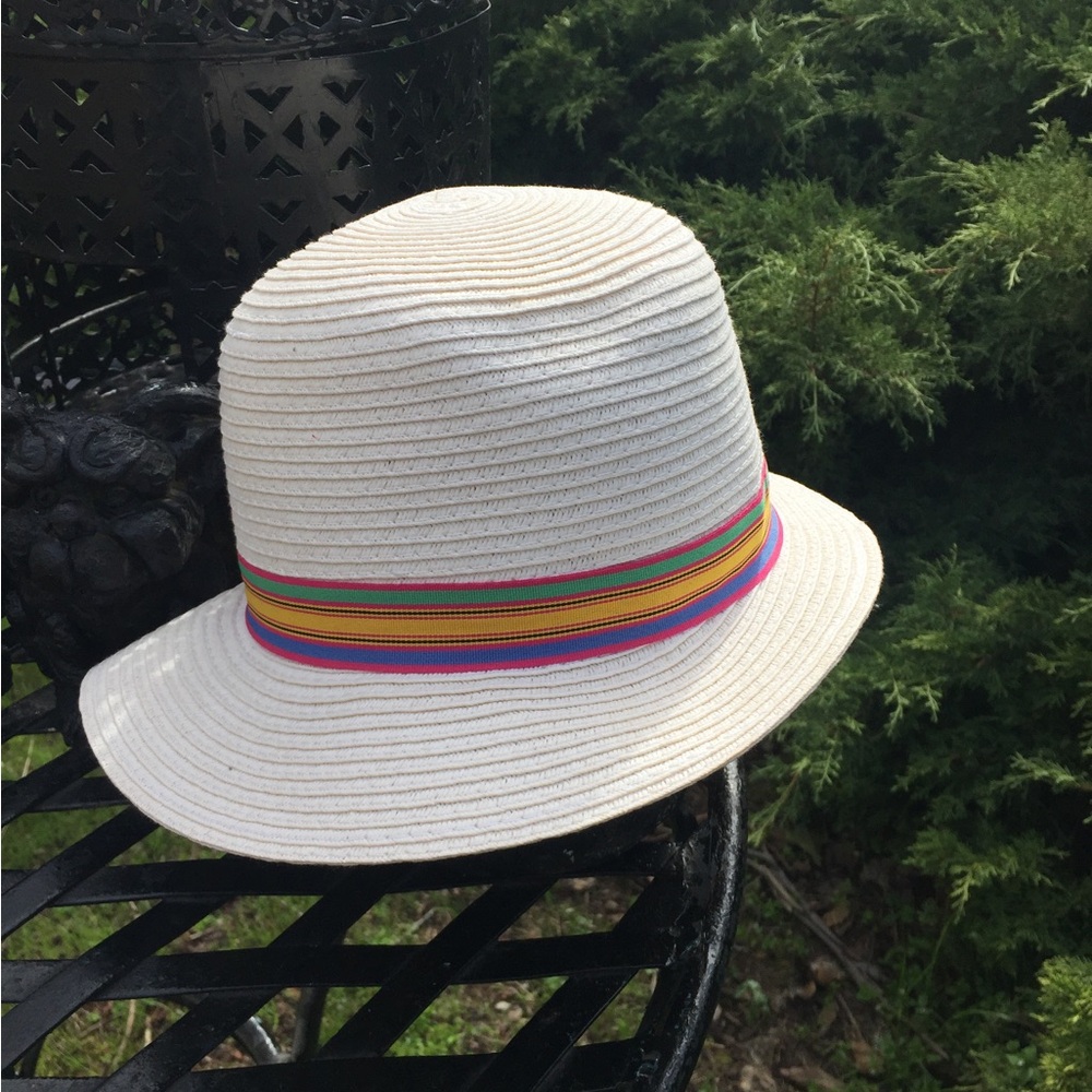 Striped Ribbon Cream Hat - Picture 5 of 8